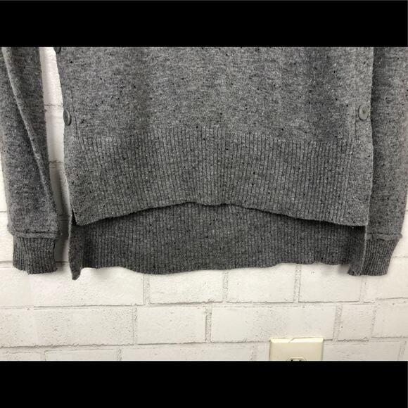 C&C California Gray Wool Blend Long Sleeve Hi Lo Hem Side Button Sweater Size XS - Picture 4 of 8
